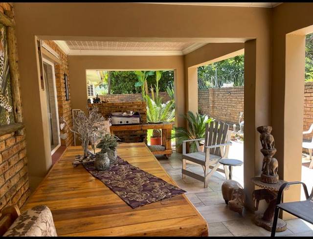 2 BEDROOM TOWNHOUSE FOR SALE IN VANDERBIJLPARK SW 5